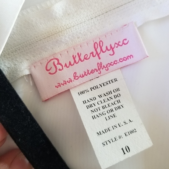 Butterflyscc | White Dress - Picture 6 of 9